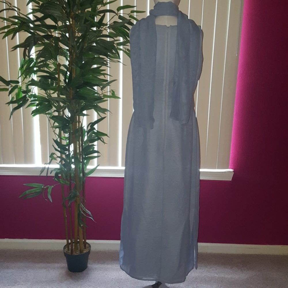 Dress - Picture 4 of 8